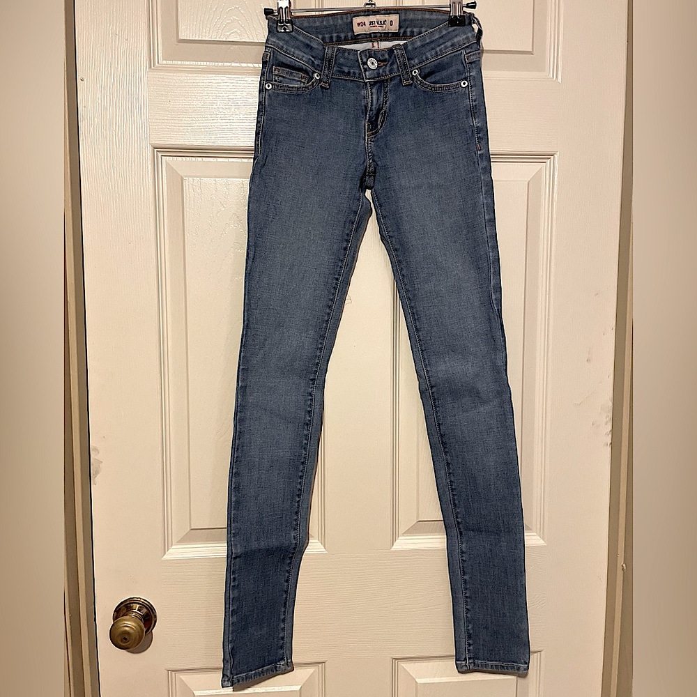 Just USA Skinny Jeggings in Medium Blue Denim